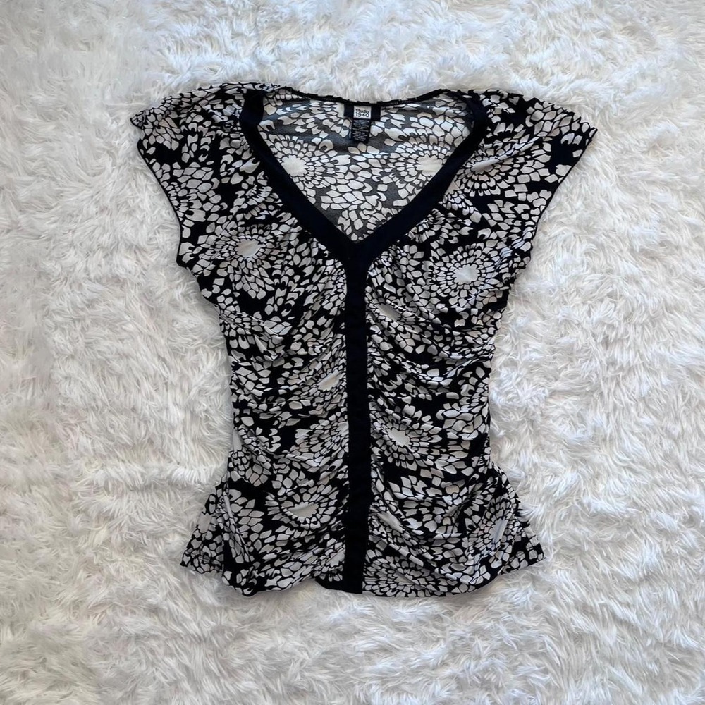 y2k black & white floral cinched top medium